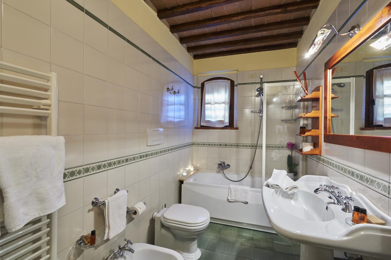 Agriturismo Pometti - Fattoria La Selva เตรกวานดา ภายนอก รูปภาพ