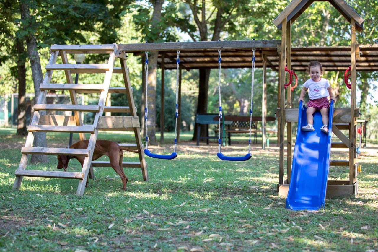 Agriturismo Pometti - Fattoria La Selva เตรกวานดา ภายนอก รูปภาพ